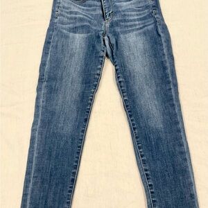 American Eagle Straight Jeans, Size 6 X-Short